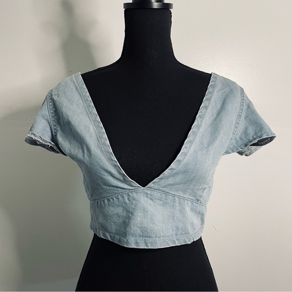 prettylittlething | flared sleeve blue denim crop top - Picture 3 of 13